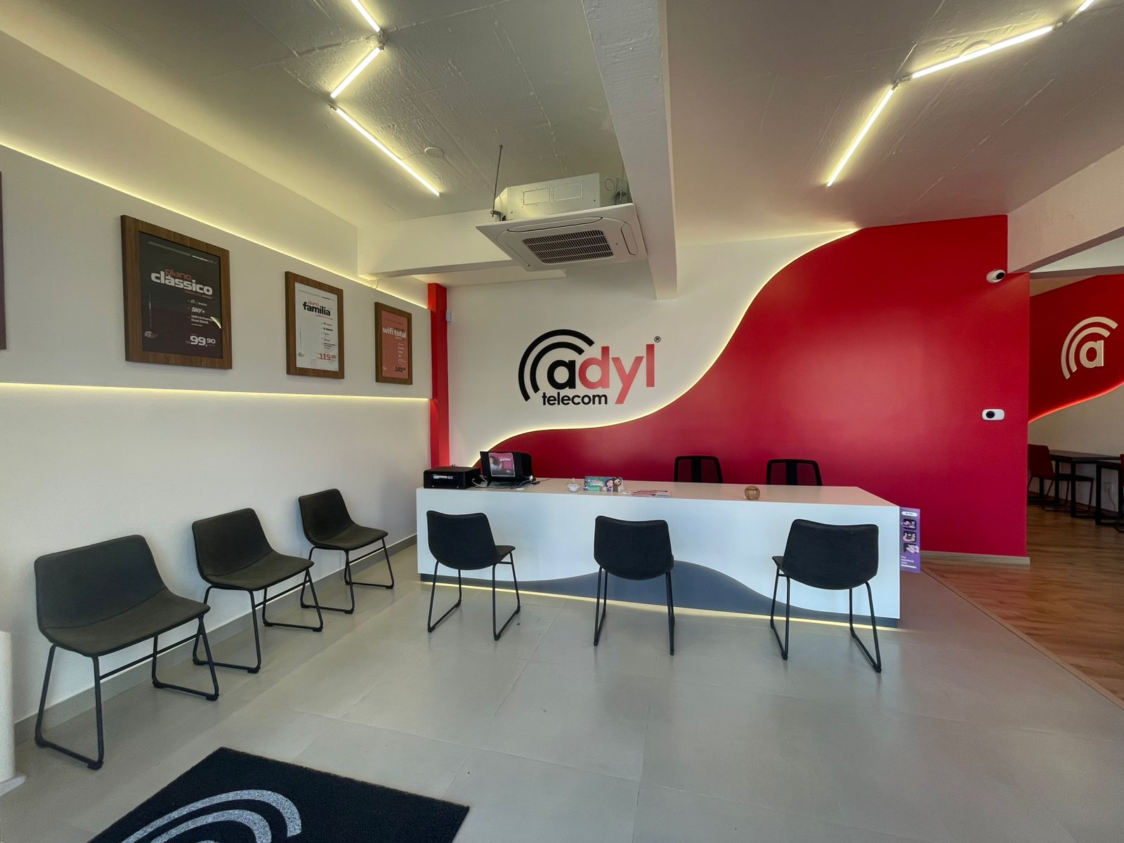 Fachada da loja Adyl Telecom em Garibaldi